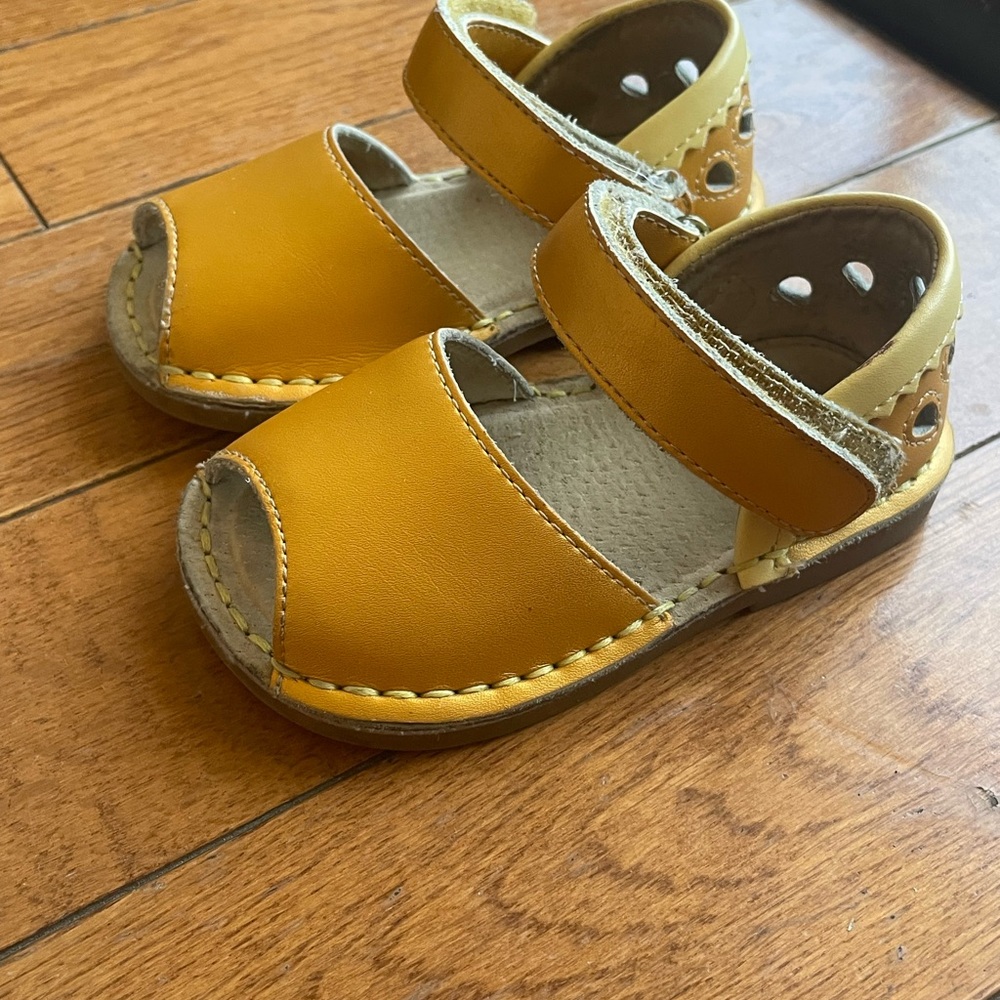 Livie and Luca Toddler Sandals - Picture 4 of 8